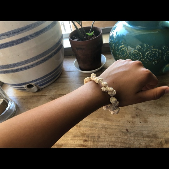 Sea shell bracelet - Picture 2 of 3